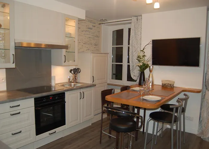 Апартаменты Suit'home Jacobins